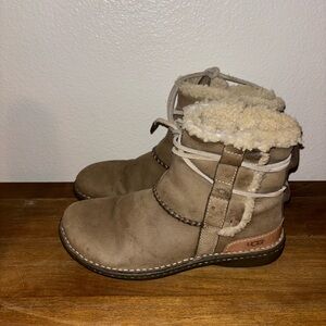 UGG Australia La Jolla Beige Cosplay Halloween Lace Up Ankle Sz 8
